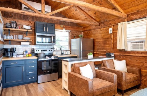 Hemphill Cabin | Rustic Waterfront Cabin on Toledo Bend Lake for an Unforgettable Getaway in Nature in Hemphill, Texas