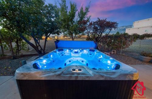 Nor Este House | Sandia Sunsets- 8 minutes to Balloon Fiesta Park