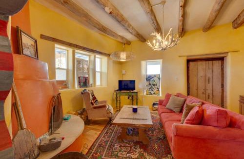 Santa Cruz House | Santa Cruz Home w/Mountain Views!