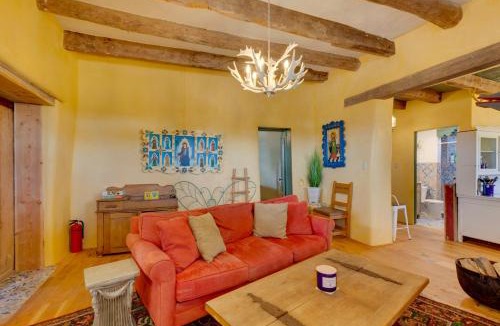 Santa Cruz House | Santa Cruz Home w/Mountain Views!