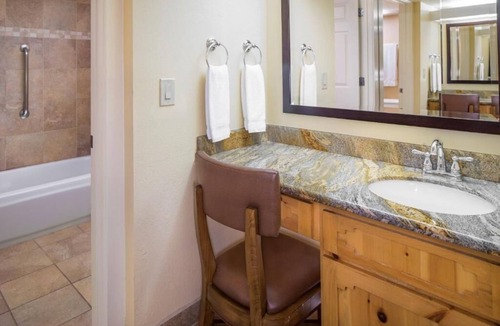 Northeast Santa Fe Resort | Santa Fe | Friends Southwest Retreat | Pool + Downtown | 2BR