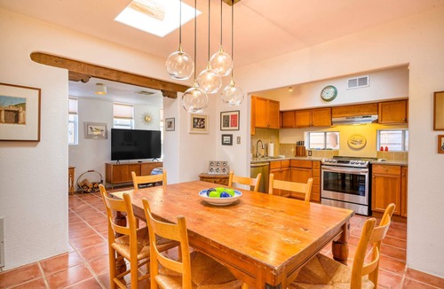 Santa Fe House | Santa Fe Serenity - Walk to the Railyard, Dog-Friendly Garden Home