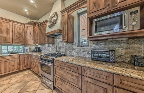 Ruidoso House | Scenic Ruidoso Home w/Large Deck + Hot Tub!