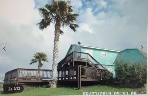 Port Alto House | Scenic views and lots of room for big families!