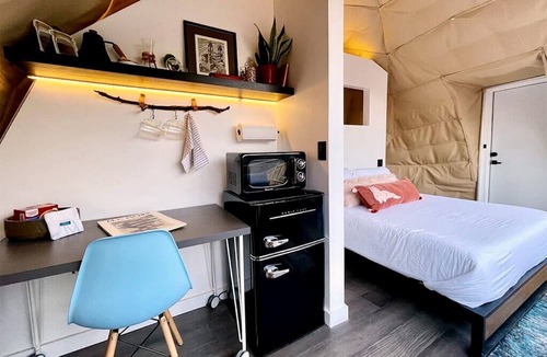 Oatmeal Cabin | Secluded Dome Rental for Romantic Getaways in Texas Hill Country