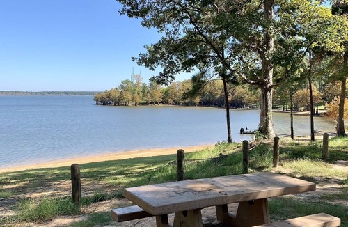 Broaddus House | Secluded Lake House with boat ramp in neighborhood on Sam Rayburn Reservoir