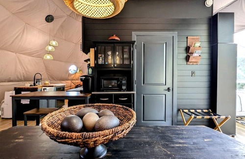 Oatmeal Cabin | Secluded Luxury Geodome Retreat with Private Hot Tub near Bertram, Texas