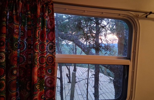 Gordon House | Secluded RV on mountain bluff on lake Palo Pinto, large deck. Bike,boat andswim.