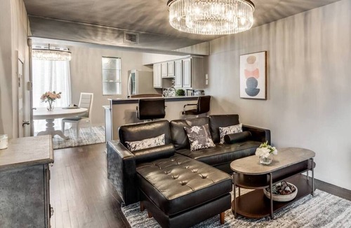 Old East Dallas Apartment | Second-floor Lakewood loft with serene pool views ,spacious interiors, and a private upstairs loft. Enjoy a prime Dallas location with stylish, comfortable living spaces perfect for any stay.