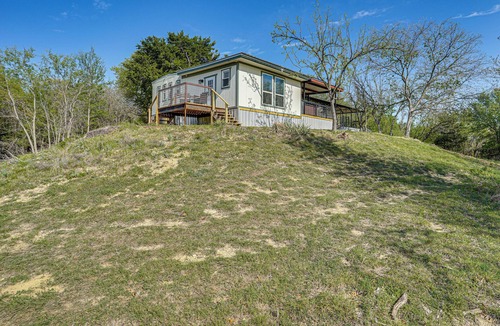 Hudson Oaks House | Serene Hilltop Hideaway: 7 Mi to Weatherford!