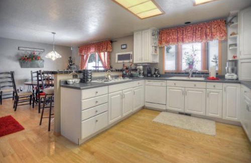 Bayfield House | Seven Pines Cabin in Vallecito Lake Area of Bayfield CO