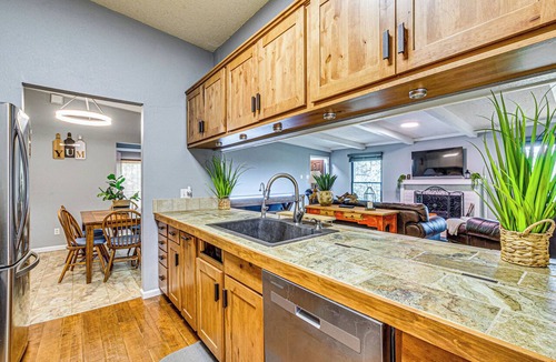 Alto Condo | Shuffleboard & Arcade! Alto Family Escape