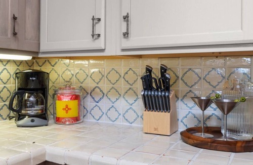Nambe Pueblo House | Ski Discounts! Casa Golondrinas - Peaceful Tesuque Adobe with Pool & Nearby Trails