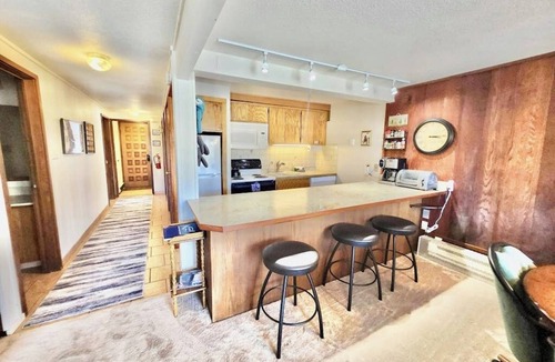 Purgatory Condo | Ski-in/out Purgatory condo with lake & mountain-view balcony, fireplace