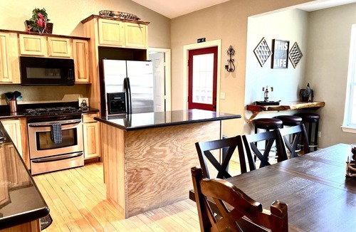Alto House | Sleeps 10, 5BD, 4BT, HOT Tub, Pool Table, Near Winter Park & Ski