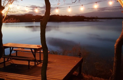 Eastland House | SLEEPS 14- Serene Lakefront Retreat, Best Views on the Lake