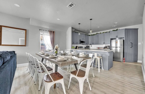 Fort Worth House | Sleeps 22 by FW Stockyards Downtown with Hot Tub