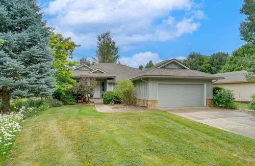 Dalton Ranch House | Soak, Hike & Golf: Durango Escape w/Hot Tub!