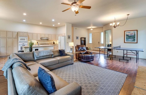 Dalton Ranch House | Soak, Hike & Golf: Durango Escape w/Hot Tub!