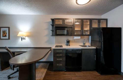 Park Central Hotel | Sonesta Simply Suites Dallas Richardson