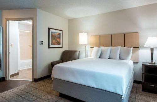 Park Central Hotel | Sonesta Simply Suites Dallas Richardson