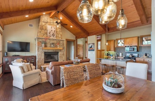 Leander Cabin | Southern Charm on the Lake | The Hollows | access to amenities!