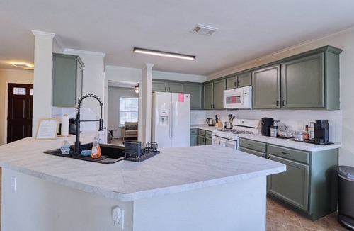 Barker House | Spacious 3-Bedroom, 2-Bath Retreat – Perfect for Families or Groups