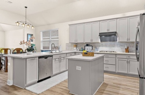 Leander House | Spacious 3BR Getaway w Dedicated Office | Sleeps 5