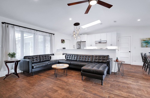 Vance Jackson House | Spacious, 4-bedroom house with private pool in a walkable location.