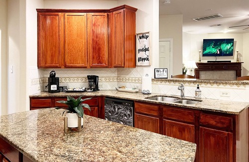 Allen House | Spacious 5 bedroom w/Game Room, Office and Covered Patio