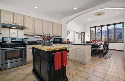 Trimble House | Spacious 7BR House with Hot Tub, Pool Table, Yard