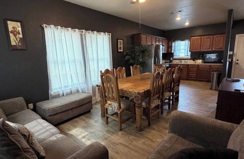 Fort Worth House | Spacious and comfortable home away from home the loving house!