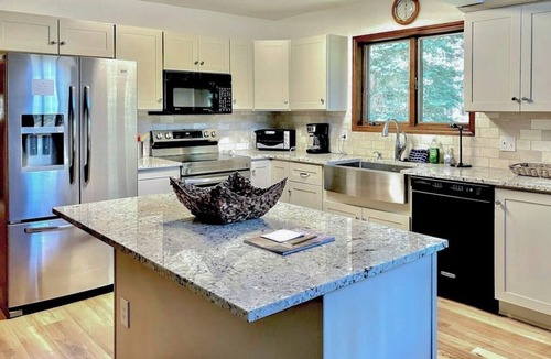 Columbine Lake House | Spacious Cabin w/WiFi, Pool Table, Fireplace, Washer/Dryer - Snowbird-Friendly