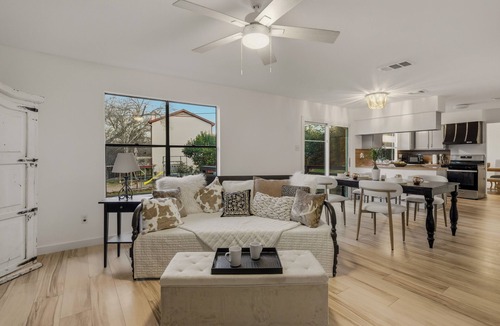 Northwood House | Spacious Castle Retreat in beautiful North Austin, 3 mn from the Domain!