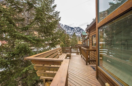 Ouray Condo | Spacious Deck | Fireplace | Mountain Views | Air Conditioning