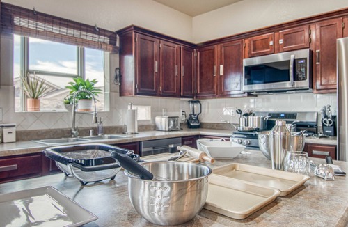Biggs Field House | Spacious Haven with Outdoor Fun, 5 Bd Home, Primary King, EV Charger, Grill
