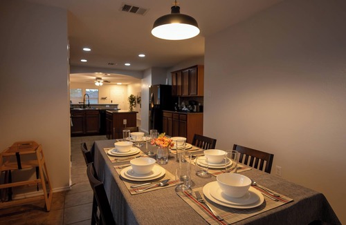 Temple House | Spacious home with WiFi/AC