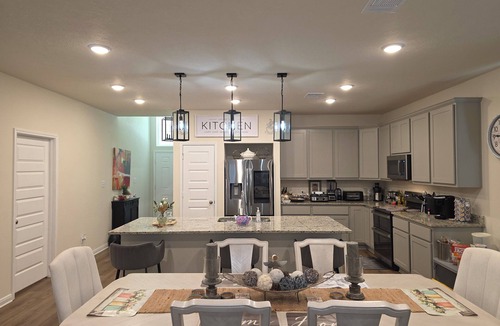 College Station House | "Spacious New Home Min from A&M. Relax with the Fam. in This Cozy 3-BR Getaway"