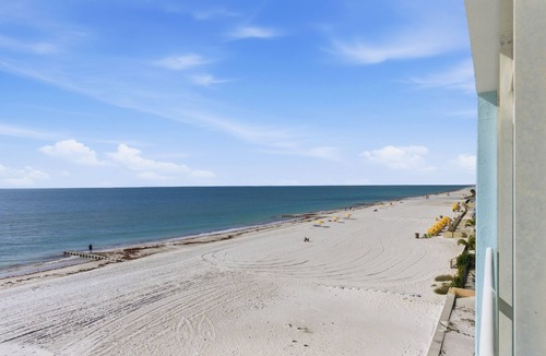 Madeira Beach Condo | Spacious Oceanfront 6-bedroom 2 condo combo in superb Madeira Beach on the Beach