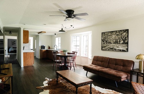 Franklin Estates House | Spacious Rural Stay Near Texas A&M - Great for Families, Game Days & Gatherings