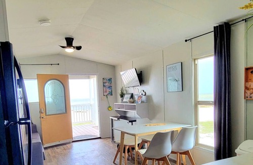 Port Lavaca House | Spectacular bay views with access to Lighted Pier