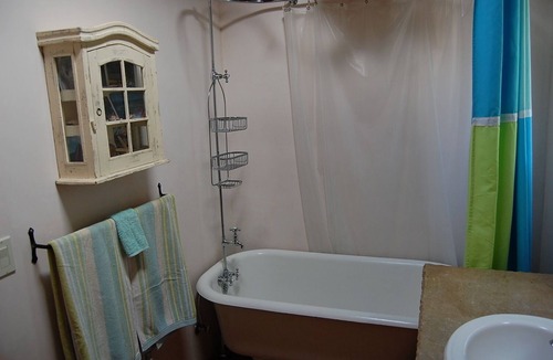 Santa Fe House | Splendid Sunny Guest Suite, Private Bath, Country Setting. Romantic getaway !