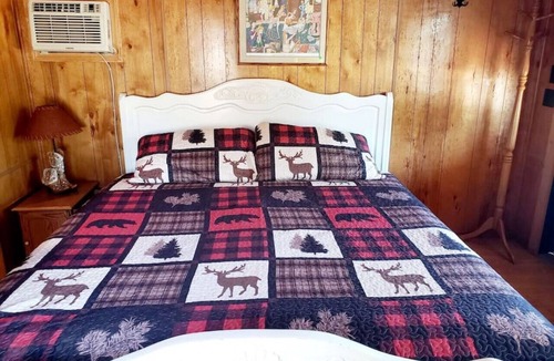 Tombstone House | Stampede Cabin #3 Tombstone