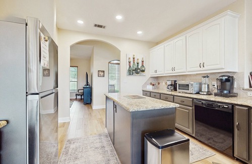 Dripping Springs House | Stargazers' dream home on 1.5 acres w/telescope-near wineries-Dogs ok