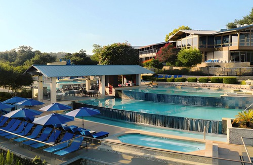 Lakeway Hotel | Stay In Indulgence! Outdoor Pool, Close to Hills Country Club