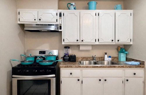 El Paso House | Stay in Style- Historic Meets Modern Casita near Downtown, Fort Bliss & UTEP