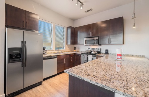 Oak Lawn Apartment | Step into luxury at 4123 Cedar Springs and let your worries slip away