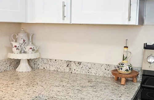 Mesilla Park House | Step into your newly renovated two-bed, one-bath haven located in Mesilla Park.