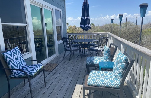 Portland House | Steps to water! 3 BD, 3 Ba, Pets OK, fenced. Remote work, Kitesurfing, Birding!