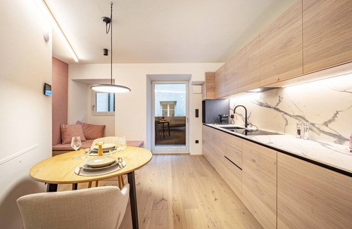 Brunico Apartment | Studio Apartment 'Avia Living Anna' with Mountain View, Balcony and Wi-Fi